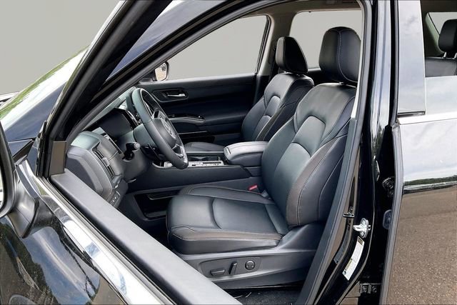 Used 2025 Nissan Pathfinder SL w/ SL Premium Package FWD image 15