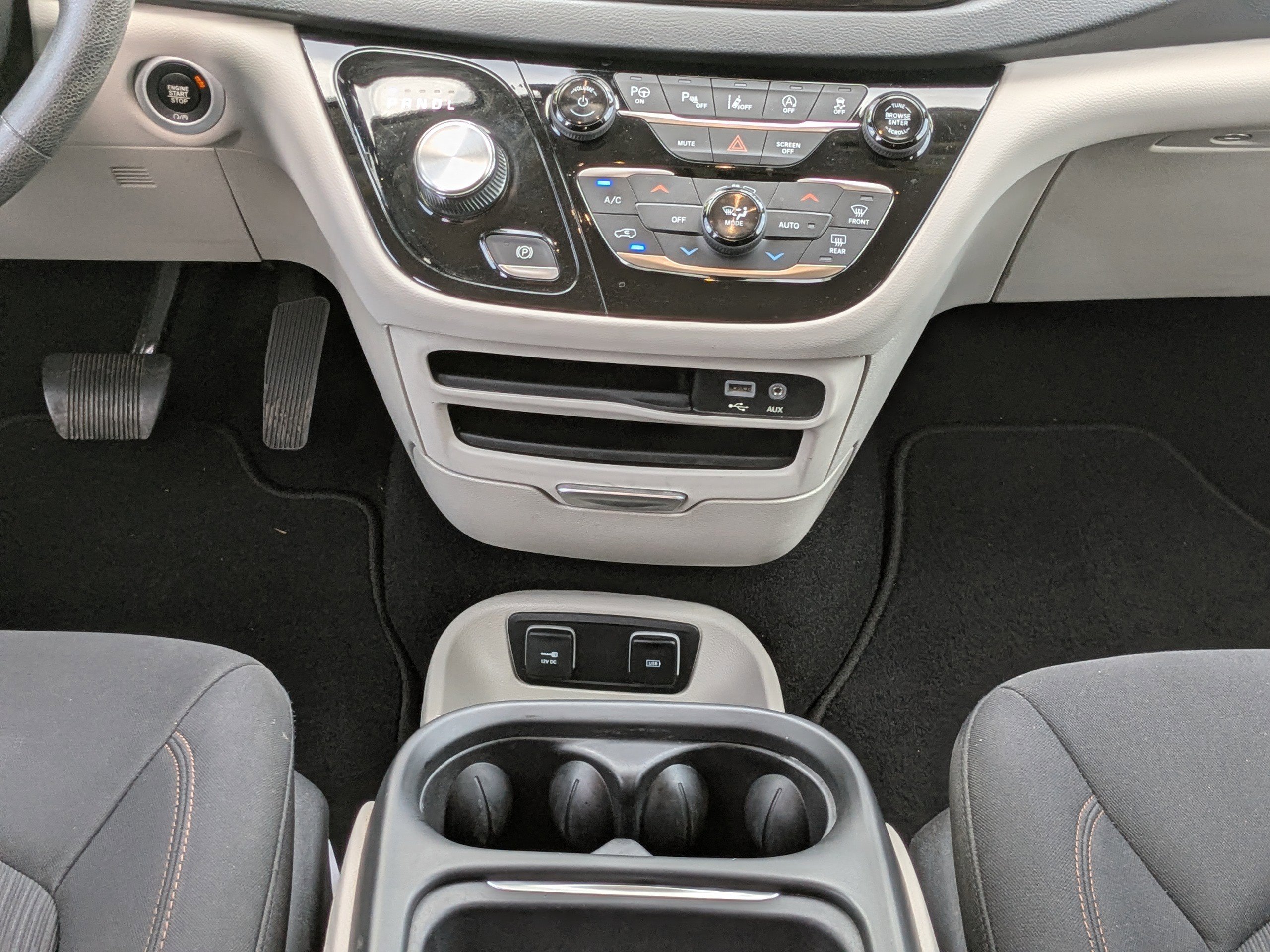 Certified 2019 Chrysler Pacifica Touring Plus w/ Advanced Safetytec Group FWD image 18