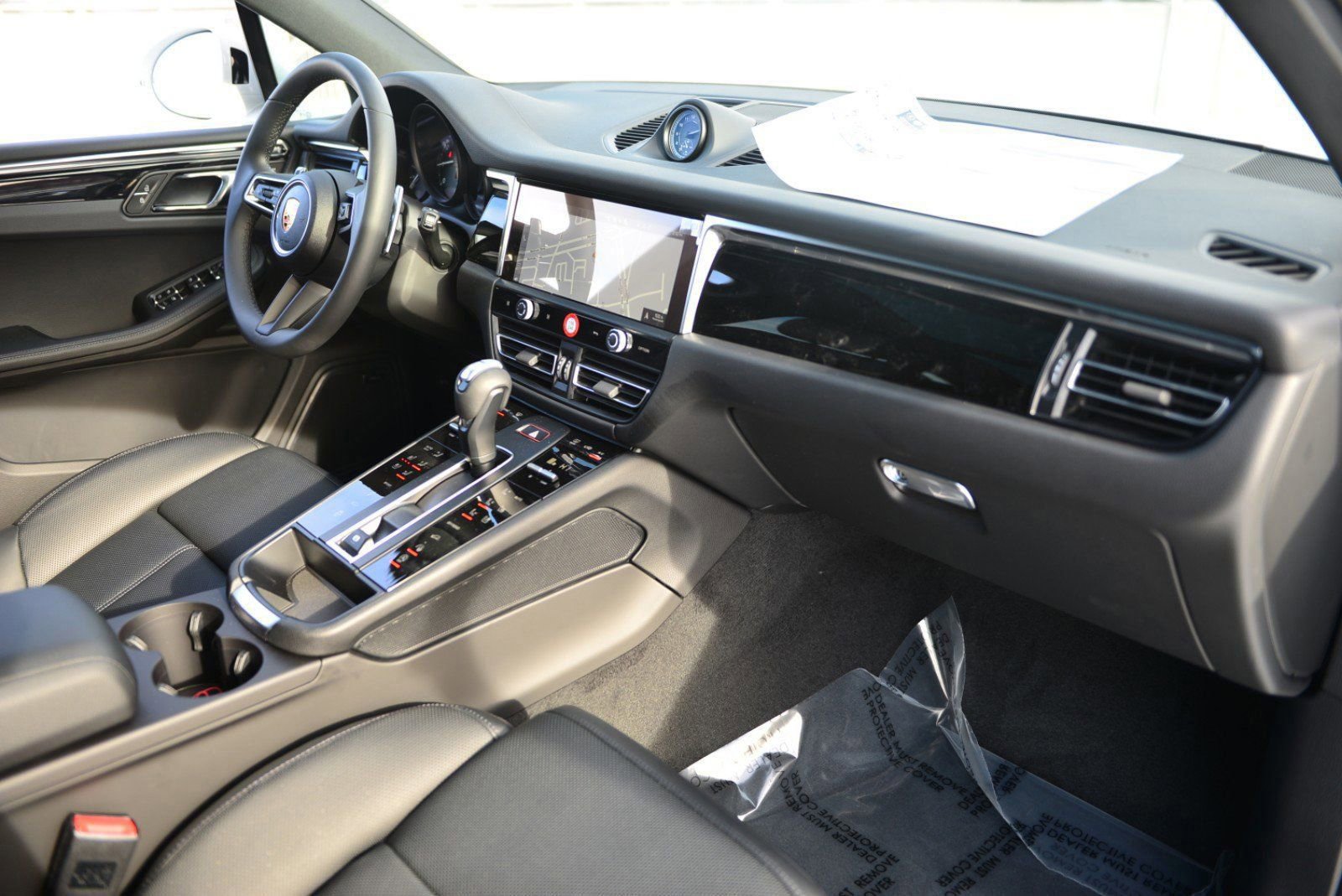 Used 2025 Porsche Macan image 22