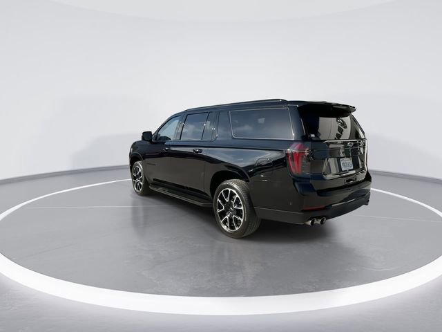 Used 2025 Chevrolet Suburban RST image 6