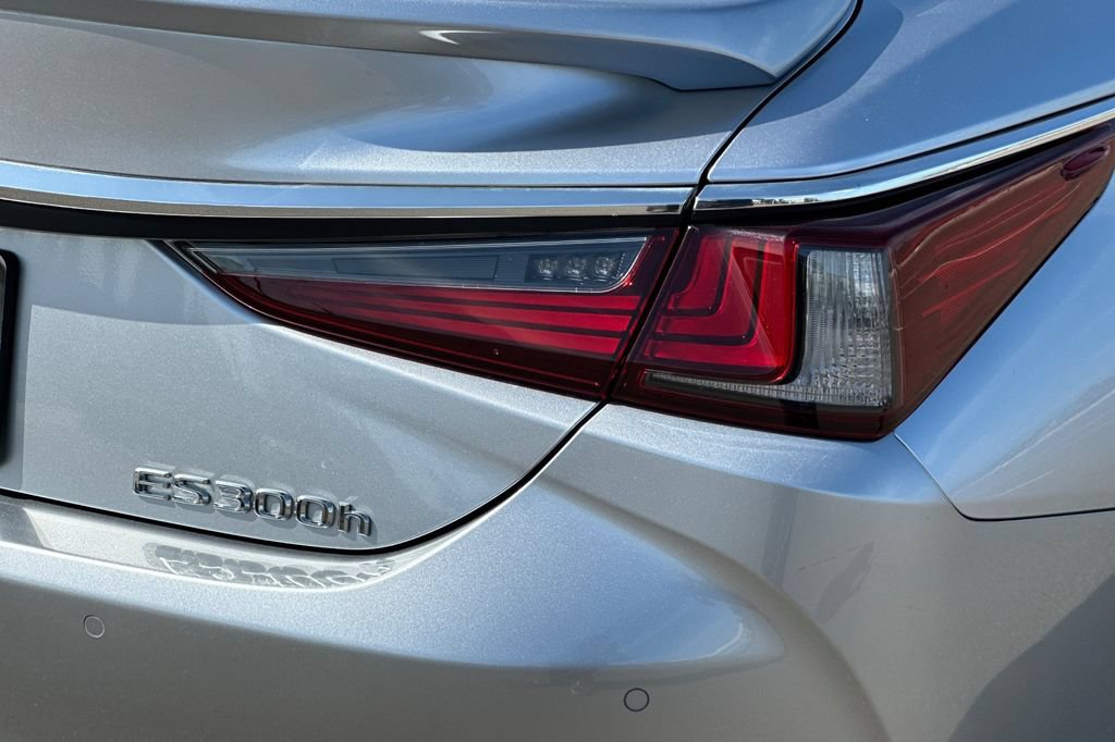 Certified 2025 Lexus ES 300h w/ Premium Package FWD image 25