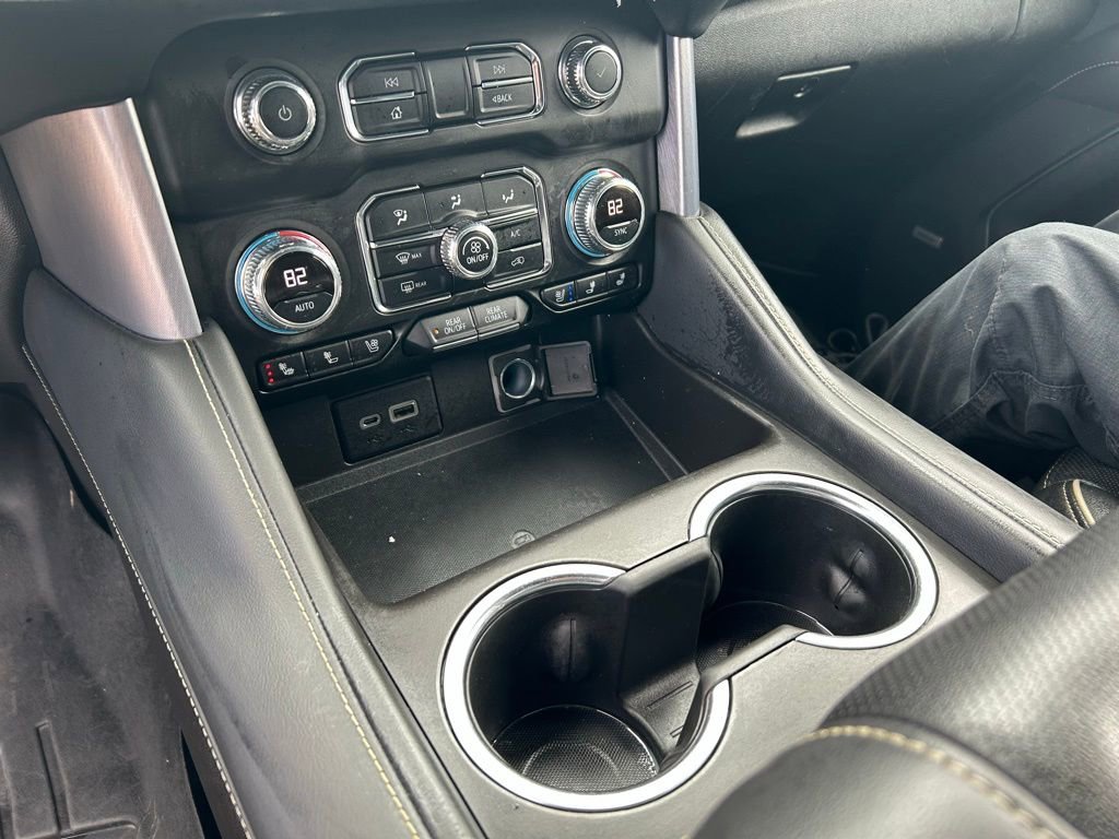 Used 2021 GMC Yukon SLT w/ Rear Media and Nav Package image 29