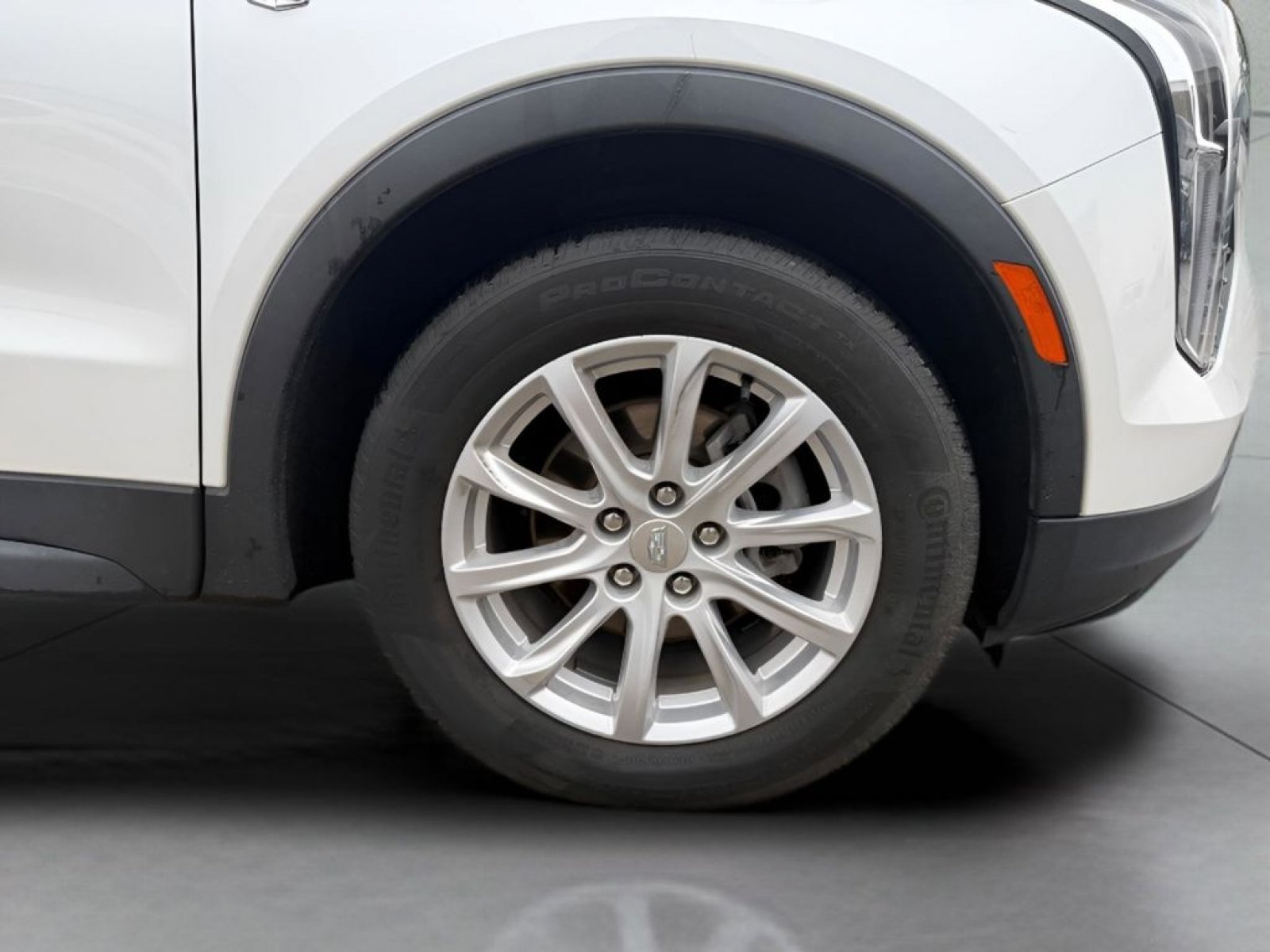 Used 2023 Cadillac XT4 Luxury w/ Driver Awareness Package FWD image 24