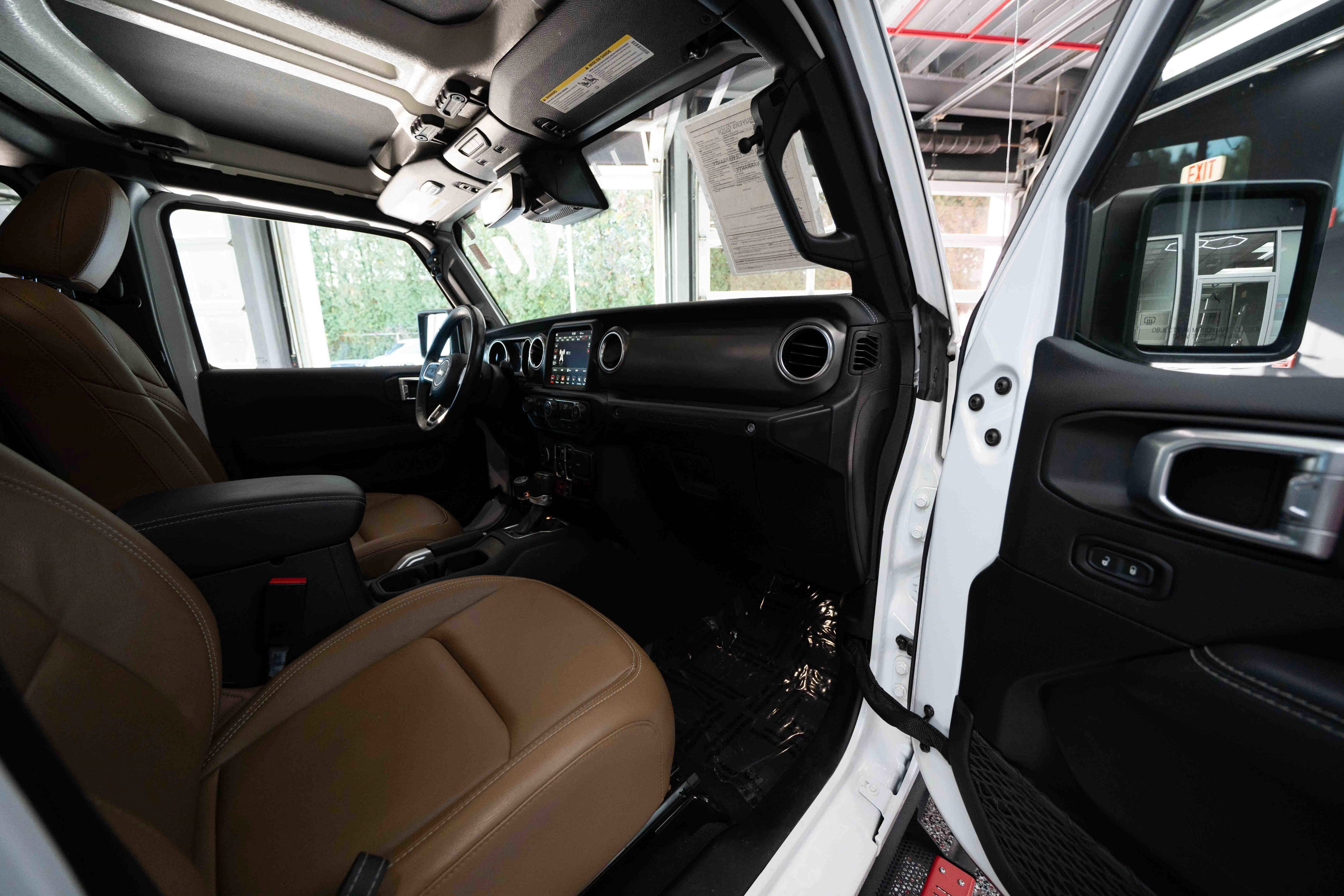 Used 2022 Jeep Wrangler Unlimited Rubicon w/ Xtreme Recon 35" Tire Package image 26