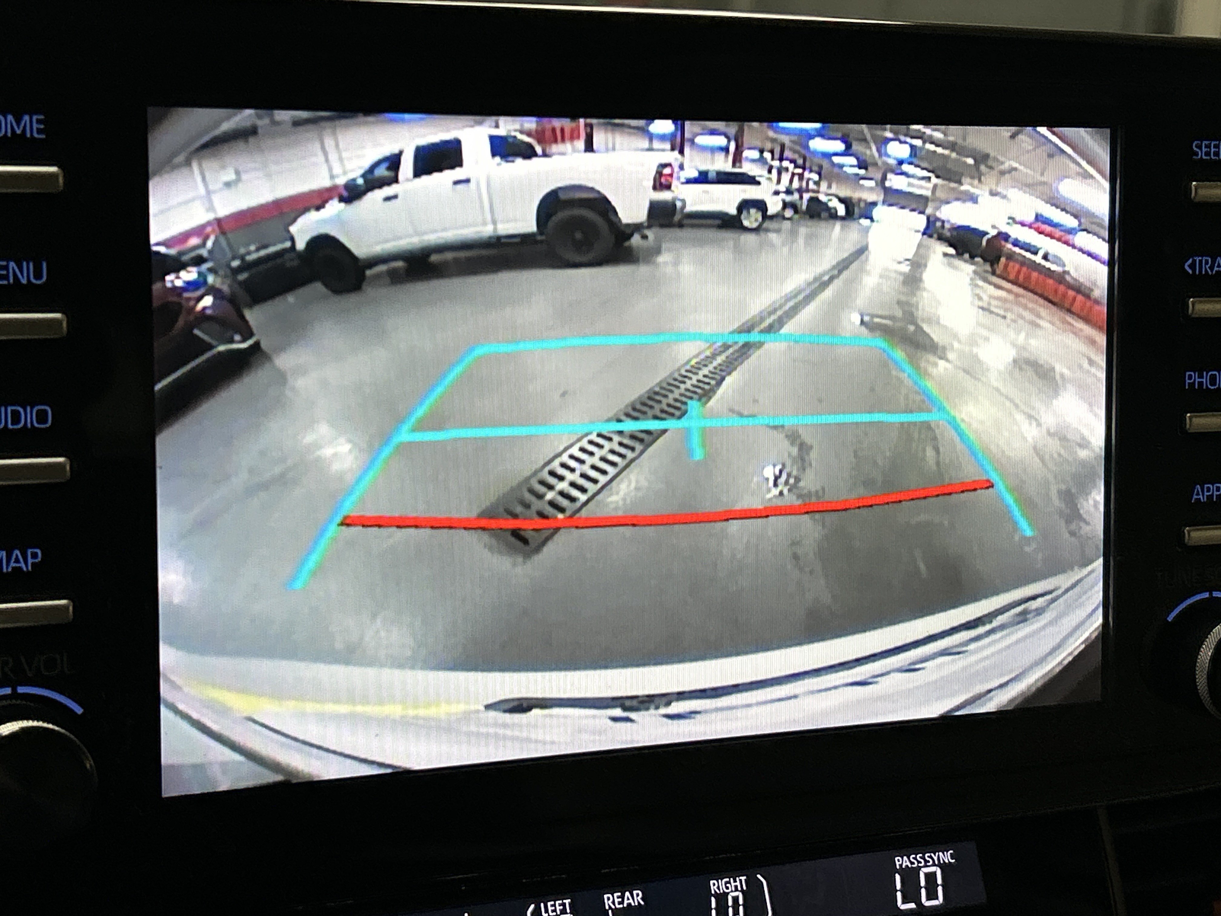 Used 2021 Toyota Sienna XLE FWD image 25