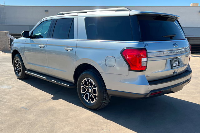 Used 2024 Ford Expedition Max XLT image 3