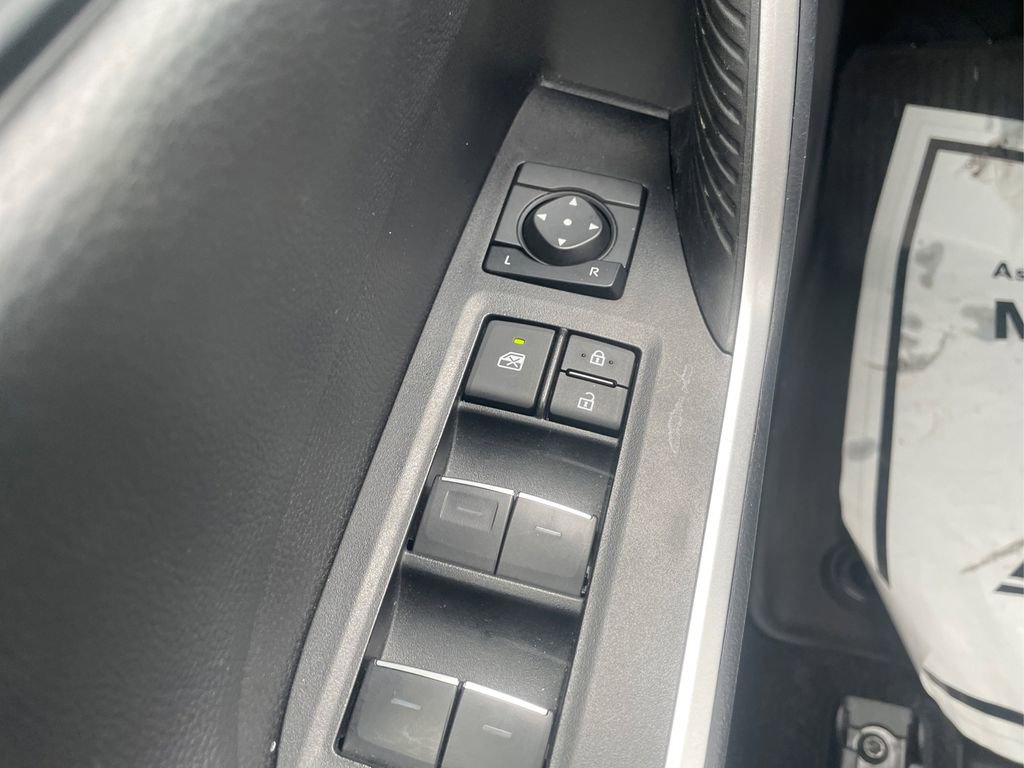 Used 2025 Toyota RAV4 Limited w/ Weather Package image 33
