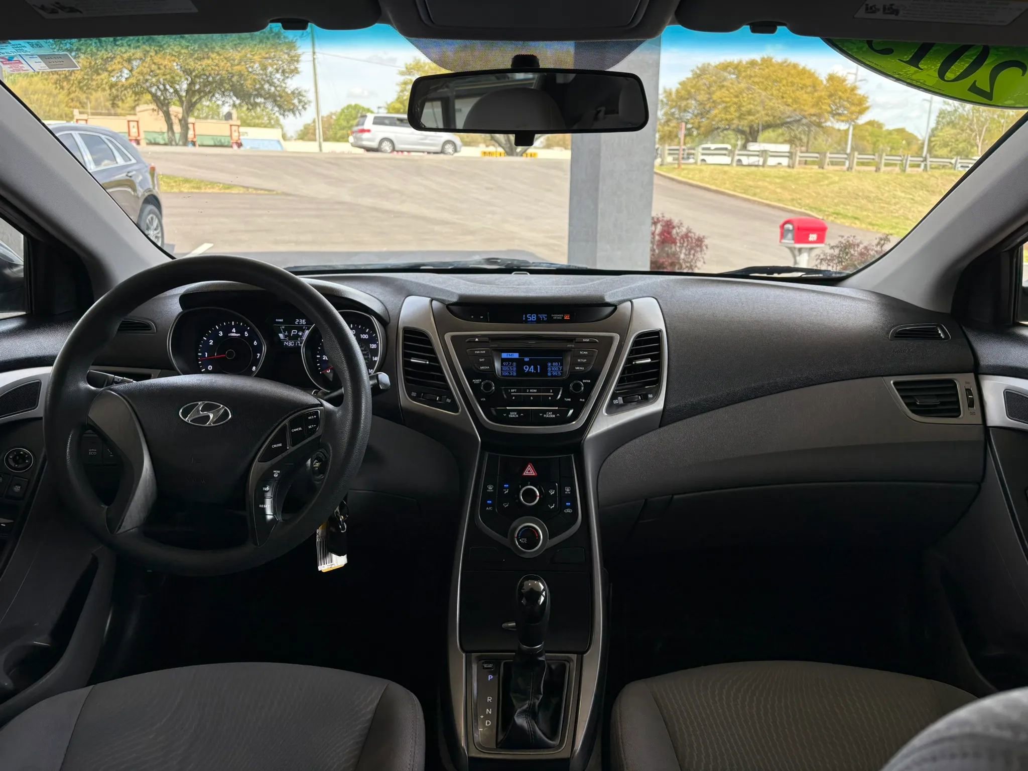 Used 2015 Hyundai Elantra SE FWD image 9