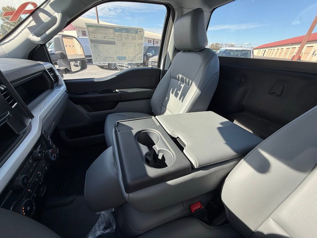 New 2026 Ford F250 XL w/ XL Chrome Package image 24