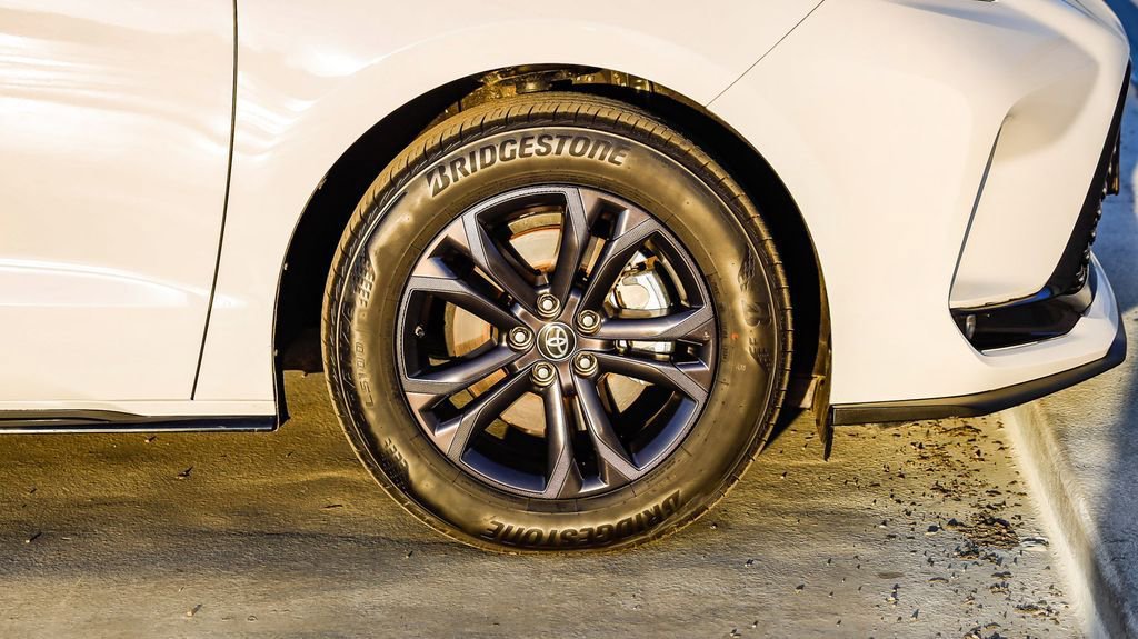 Used 2024 Toyota Sienna XSE w/ XSE Plus Package image 11