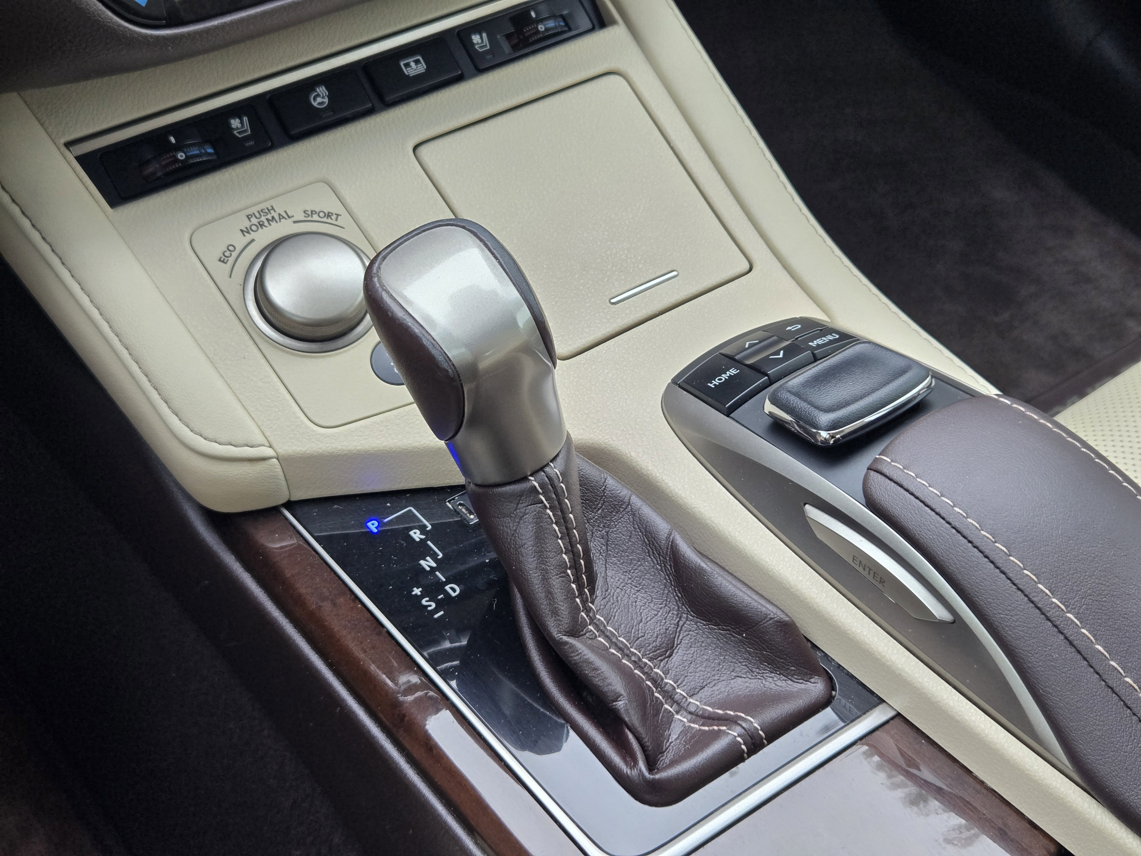 Used 2017 Lexus ES 350 w/ Luxury Package FWD image 19