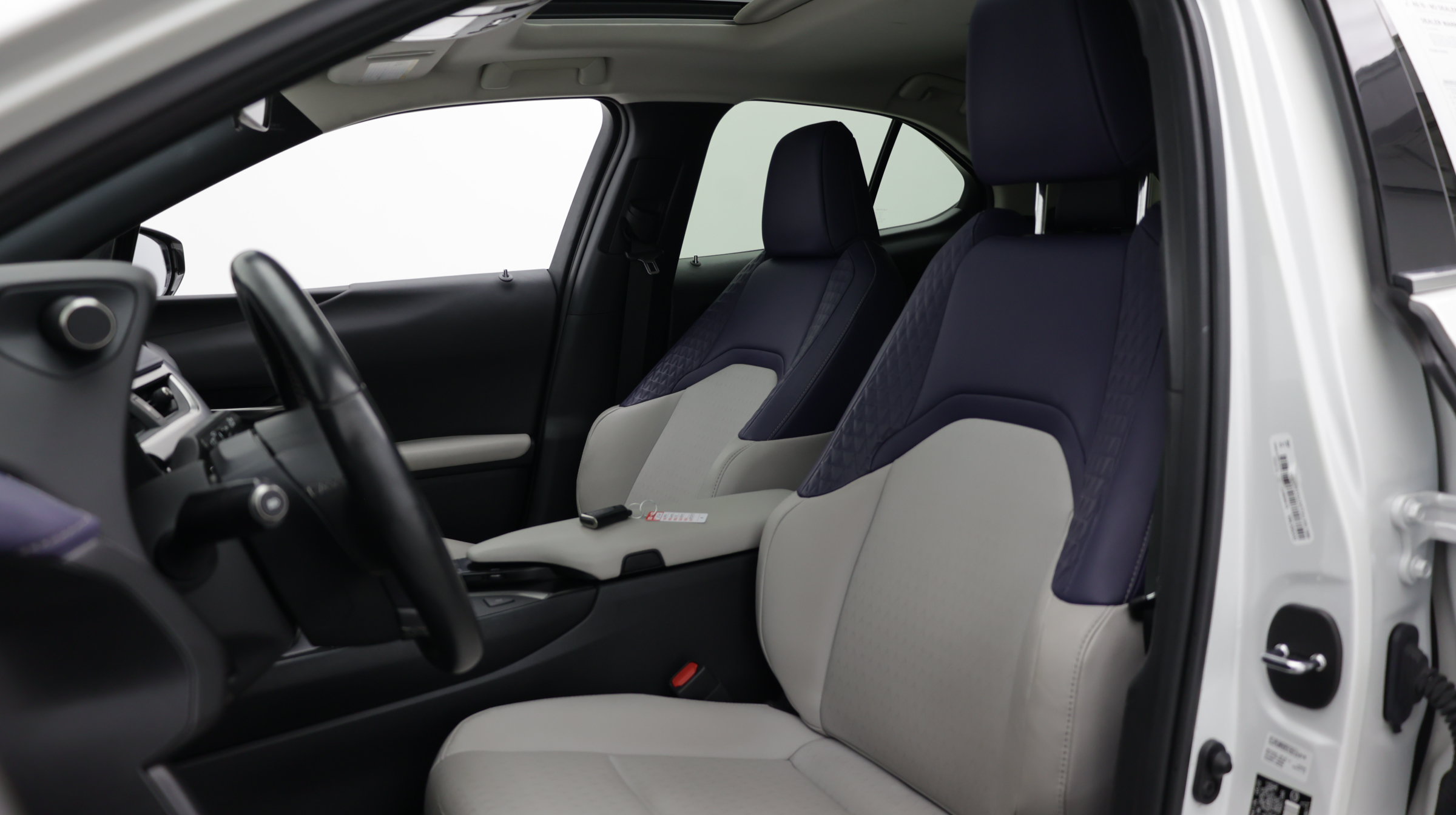 Used 2022 Lexus UX 200 w/ Accessory Package (Z1) FWD image 18