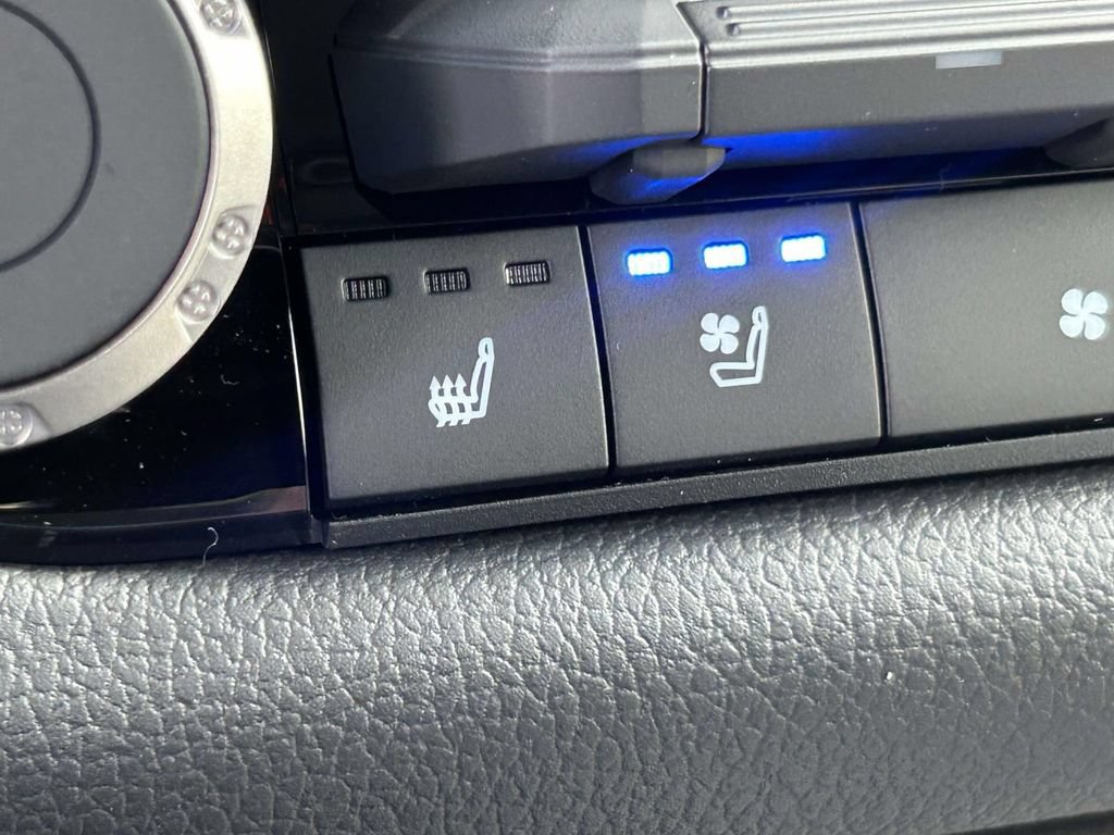 New 2026 Toyota Tundra Limited AWD/4WD image 26