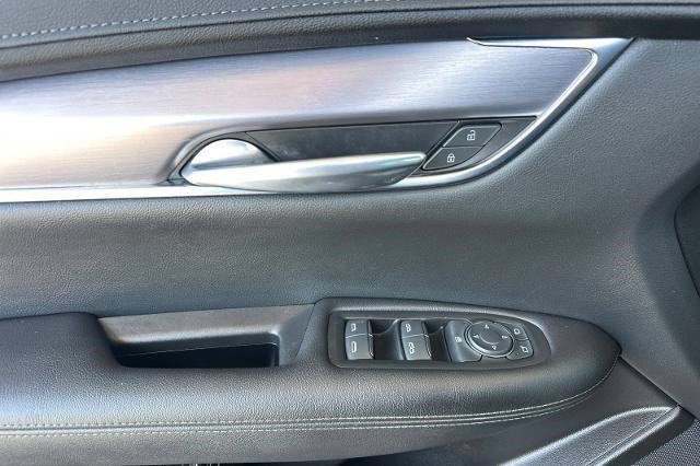 Certified 2023 Cadillac XT5 Luxury FWD image 11