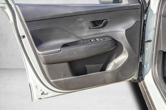 Used 2024 Hyundai Kona SEL image 12