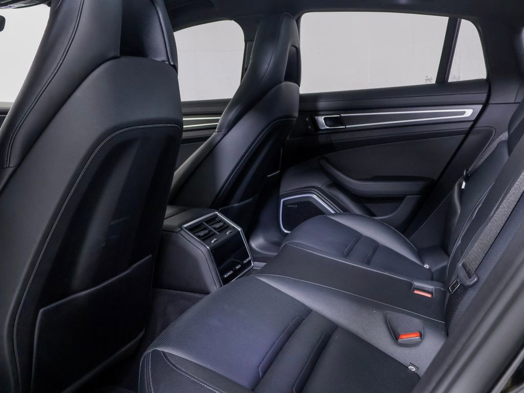Certified 2023 Porsche Panamera 4 Platinum Edition w/ Assistance Package image 10
