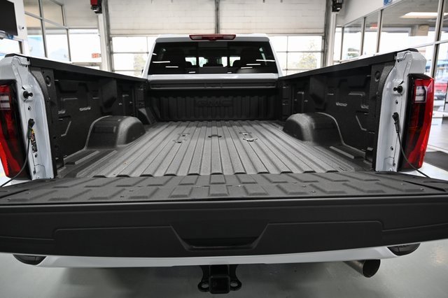 New 2026 GMC Sierra 3500 Denali w/ Denali Reserve Package image 7