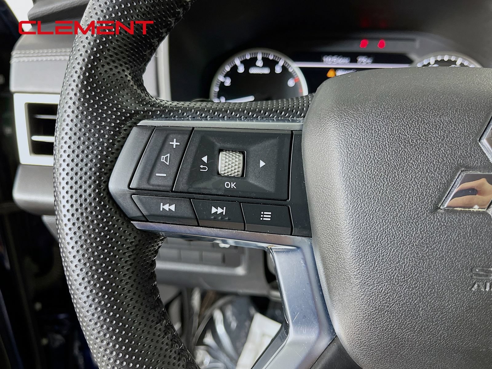 Used 2023 Mitsubishi Outlander ES AWD/4WD image 15