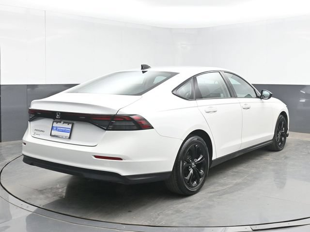Used 2025 Honda Accord SE image 10