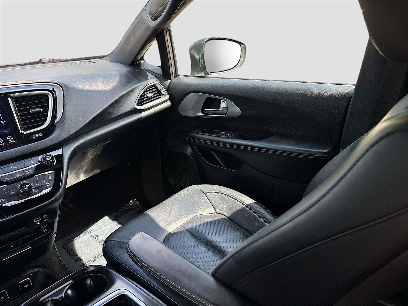 Used 2020 Chrysler Pacifica Touring-L Plus w/ S Appearance Package FWD image 24