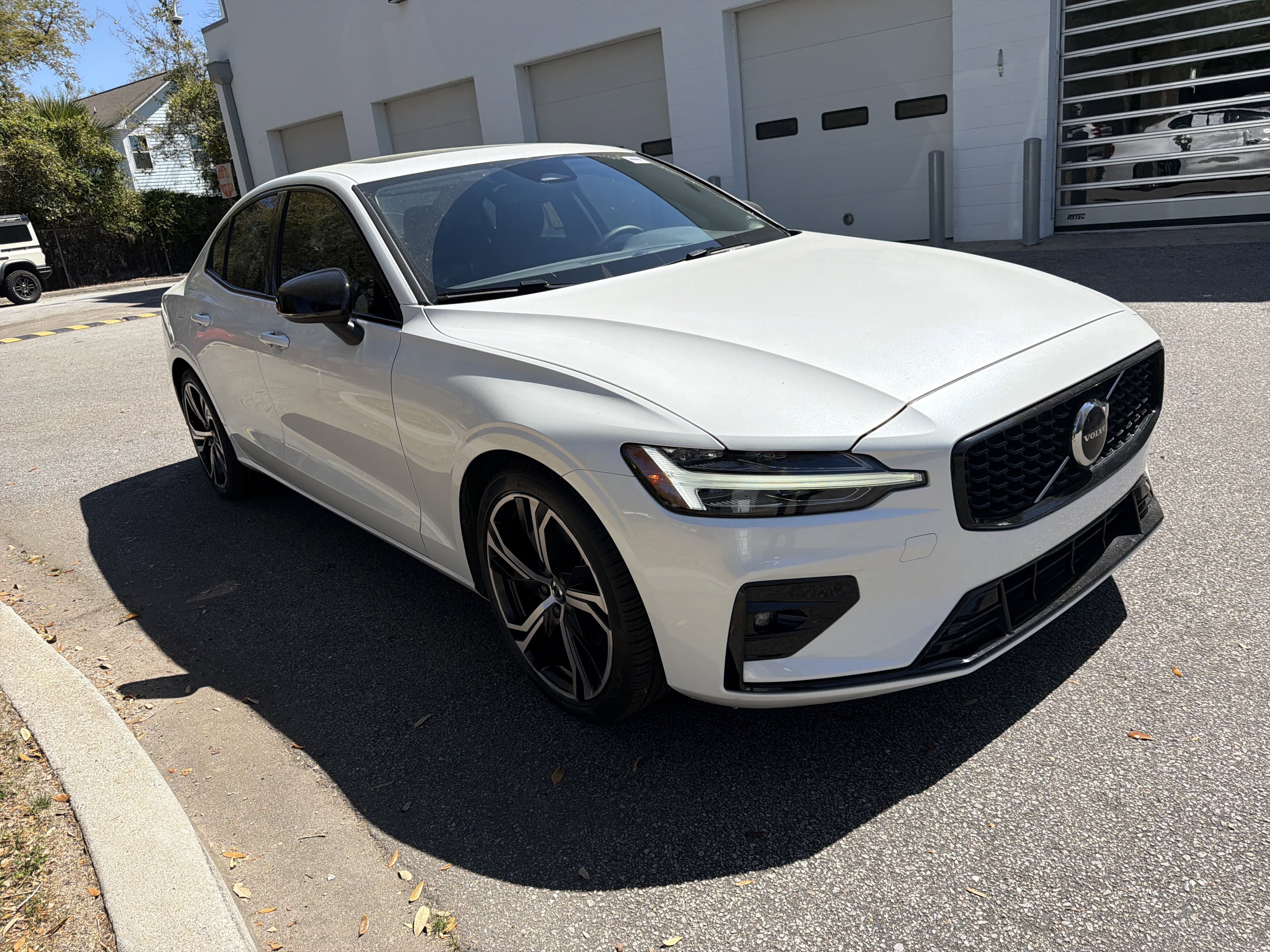 Certified 2024 Volvo S60 B5 Core image 37