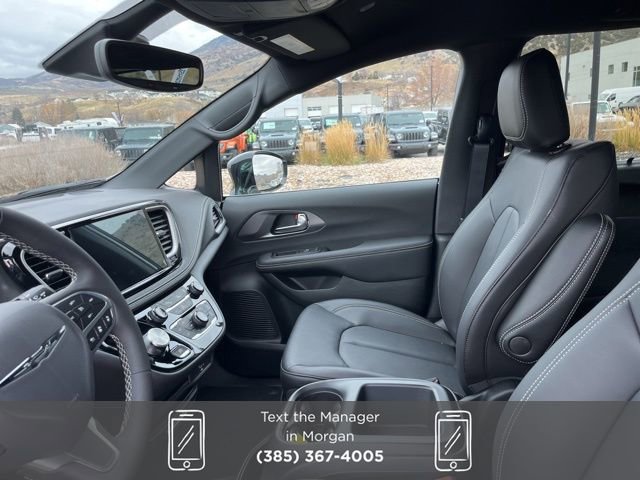 New 2026 Chrysler Pacifica Select FWD image 13