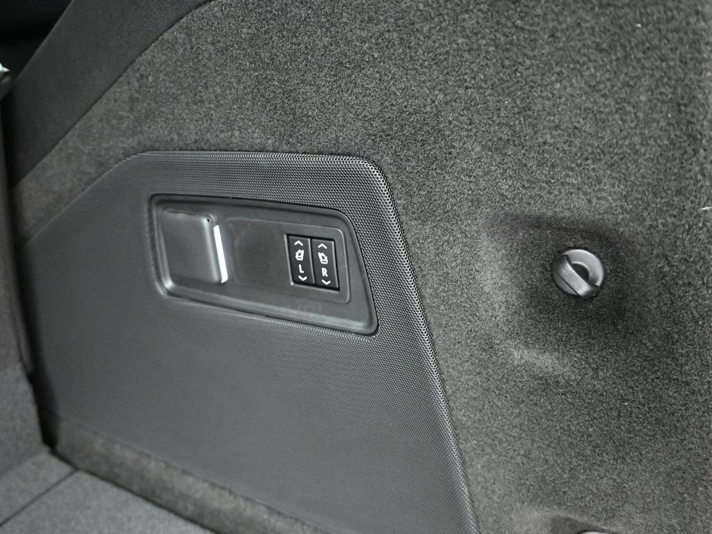 New 2026 Cadillac Escalade Platinum Sport AWD/4WD image 16