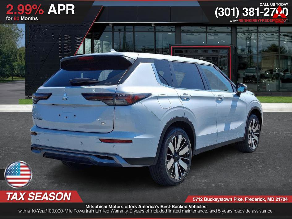 Used 2025 Mitsubishi Outlander SE image 4