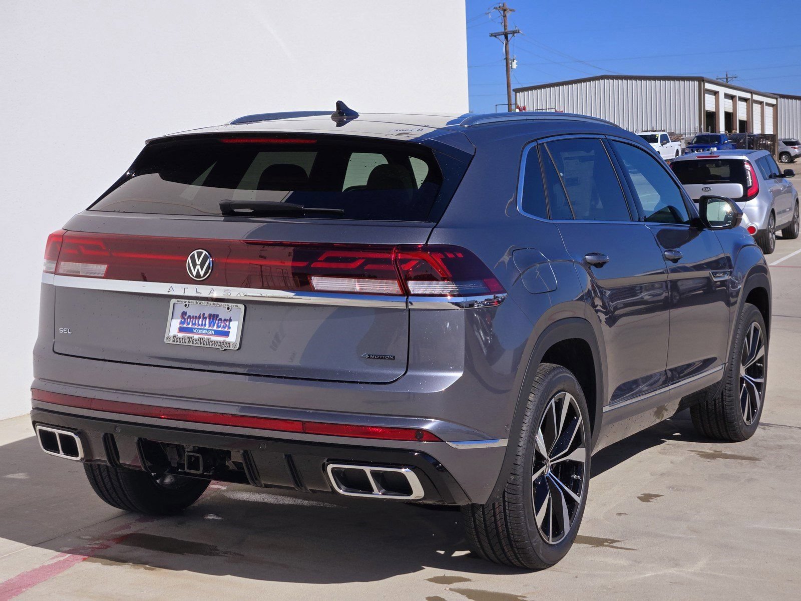 Used 2025 Volkswagen Atlas Cross Sport SEL Premium R-Line AWD/4WD image 4