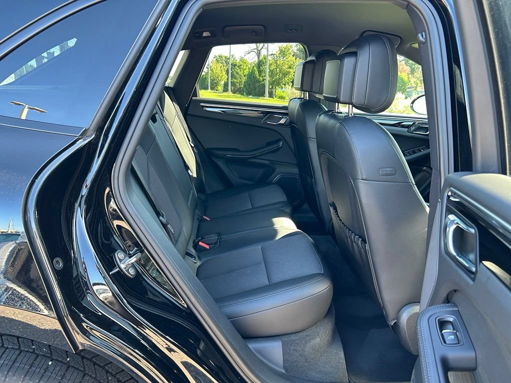 Used 2023 Porsche Macan Turbo AWD/4WD image 43