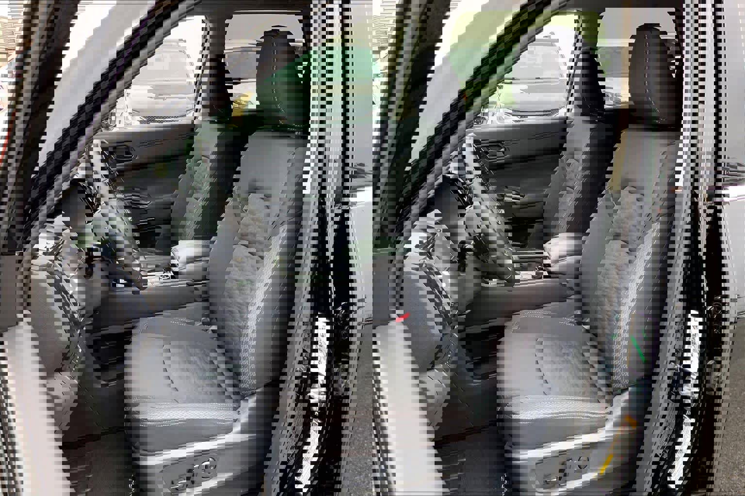 Used 2025 Nissan Pathfinder SV image 8