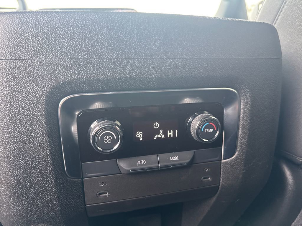 Used 2025 Chevrolet Tahoe Z71 AWD/4WD image 16