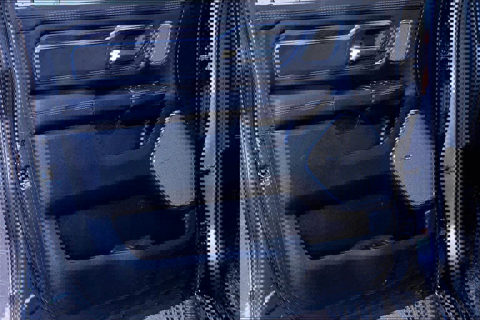 Used 2025 RAM 1500 Laramie w/ Night Edition image 21