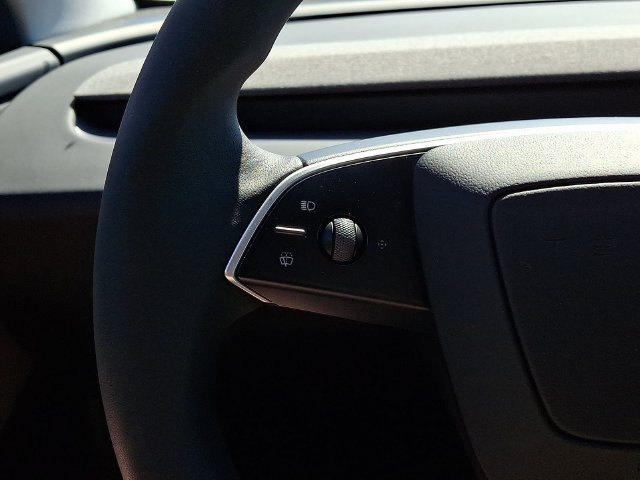 Used 2026 Tesla Model Y 2WD image 25