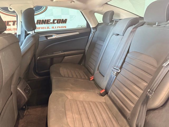 Used 2019 Ford Fusion SE image 16