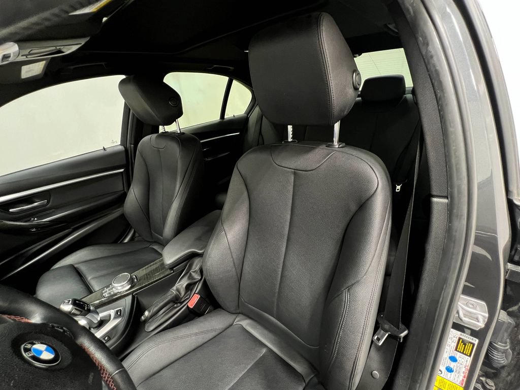 Used 2018 BMW 330e RWD image 14