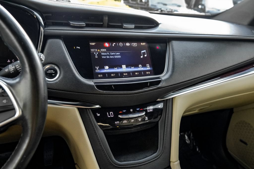 Used 2017 Cadillac XT5 Luxury w/ Driver Awareness Package FWD image 26