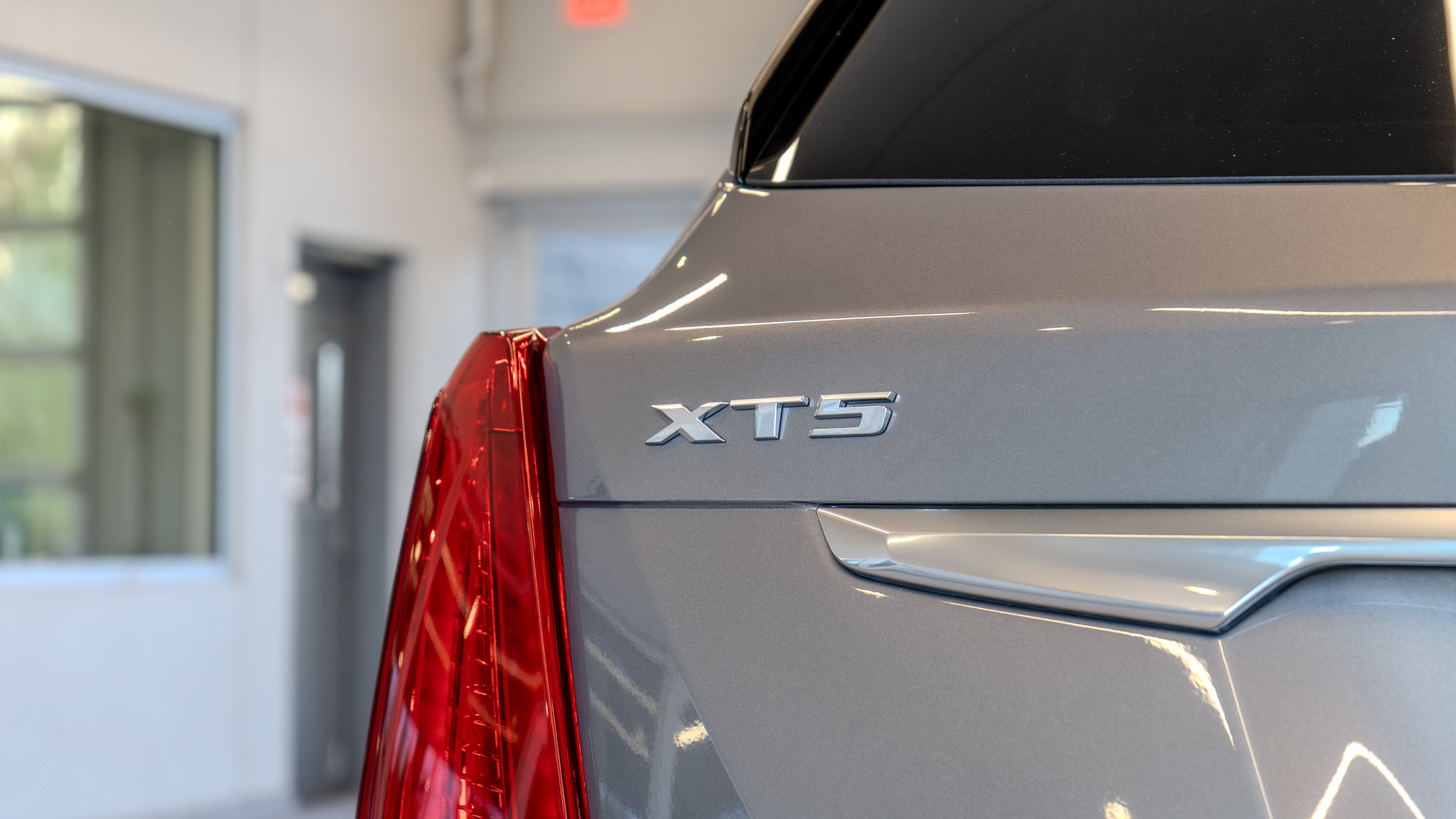Used 2018 Cadillac XT5 FWD w/ LPO, Wheel Lock Package image 22
