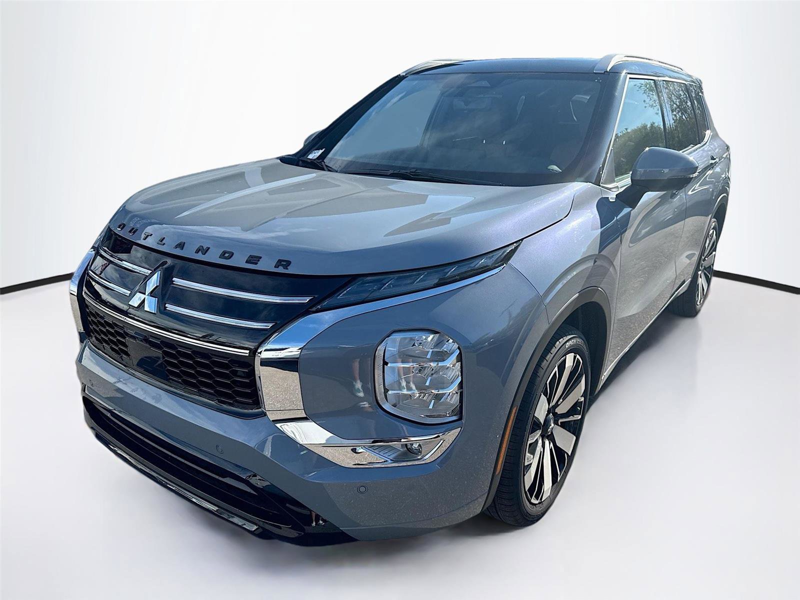 New 2025 Mitsubishi Outlander SEL image 3