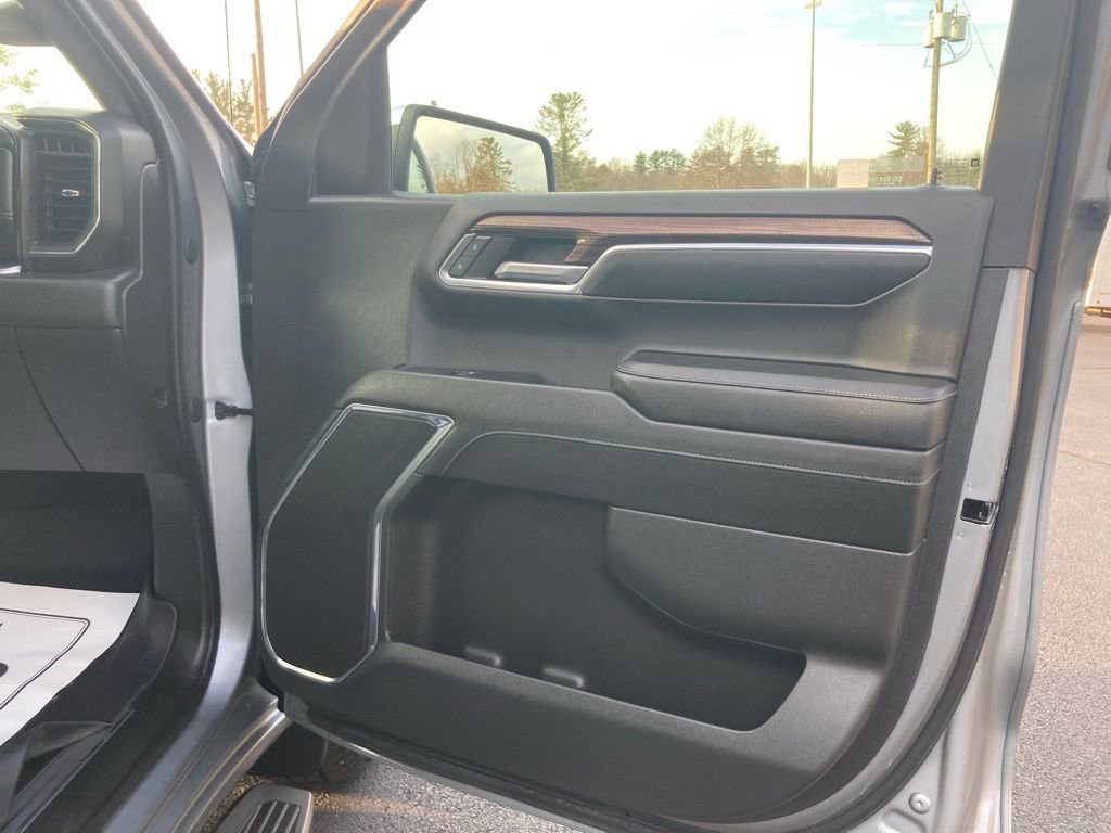 Used 2023 Chevrolet Silverado 1500 LT image 36