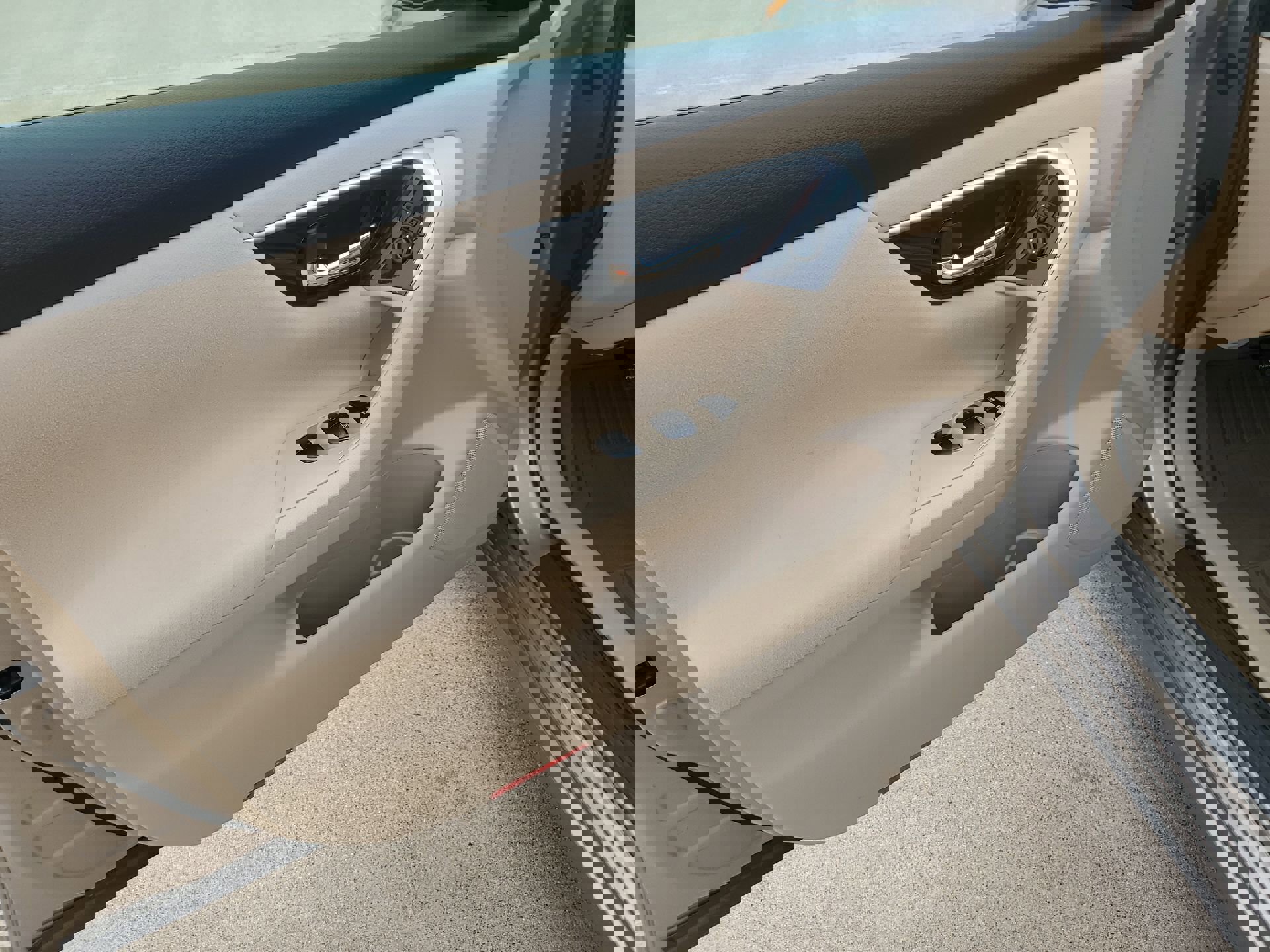 Used 2014 Nissan Altima 2.5 SV w/ Convenience Package image 30