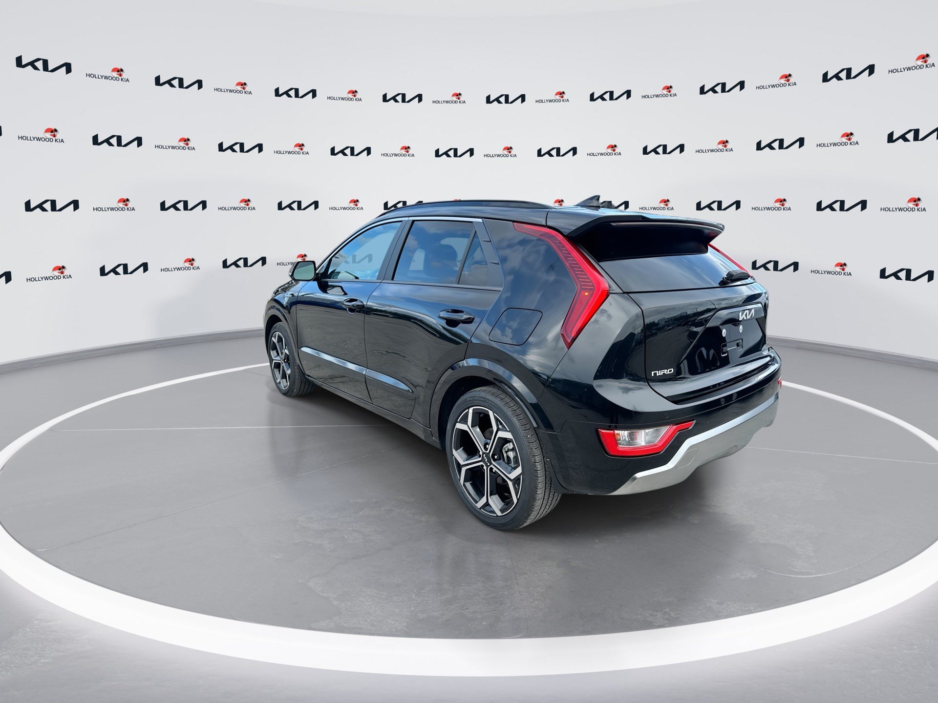 Certified 2025 Kia Niro EX Touring FWD image 6