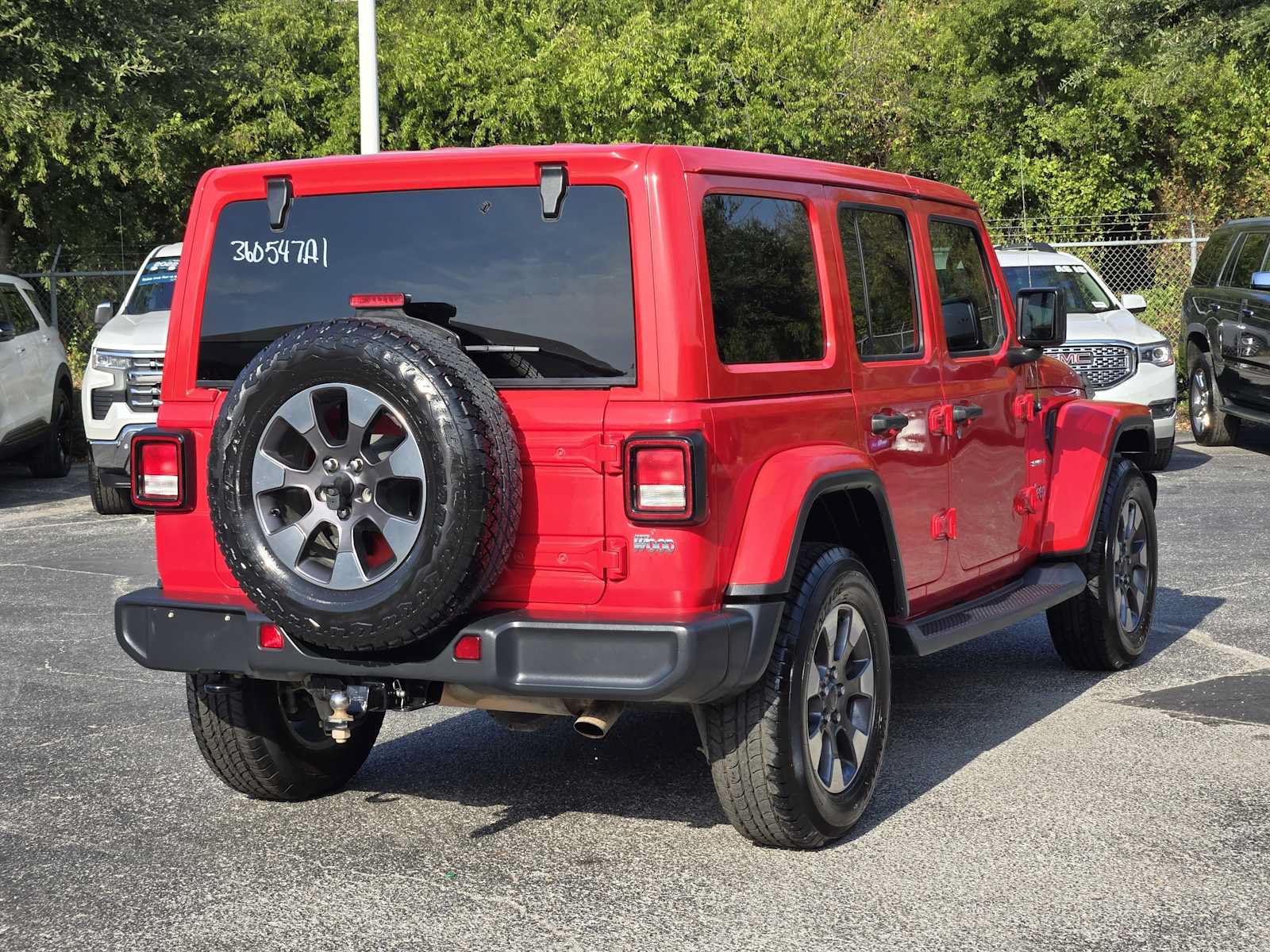 Used 2018 Jeep Wrangler Unlimited Sahara AWD/4WD image 7