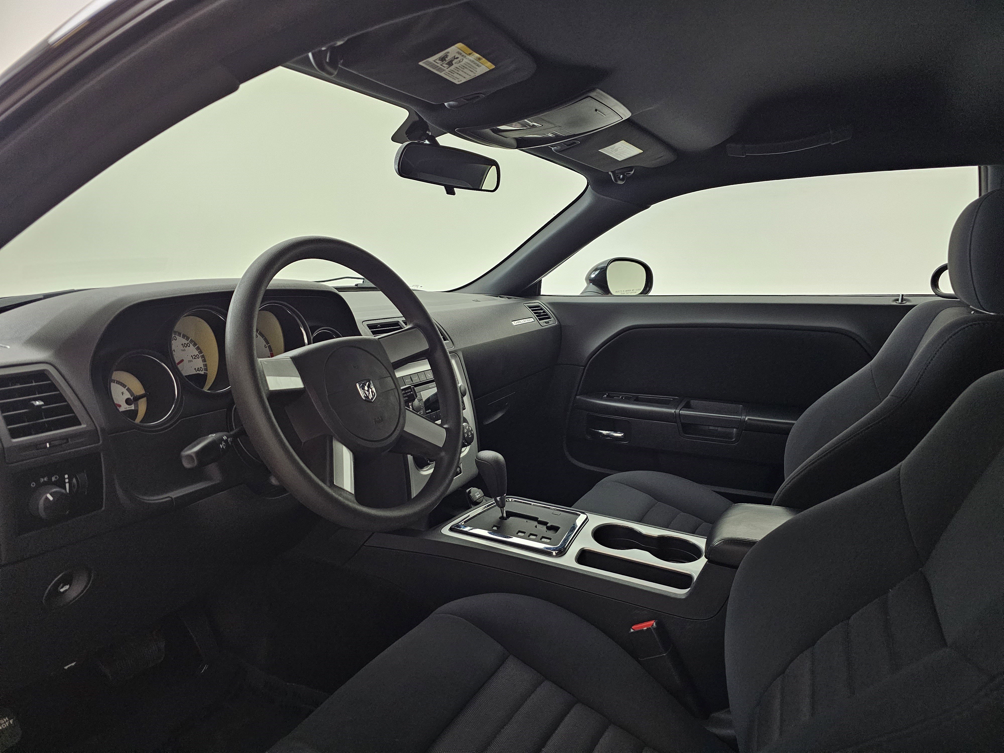 Used 2010 Dodge Challenger SE image 6