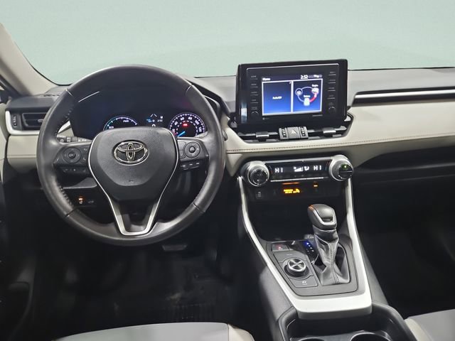 Used 2021 Toyota RAV4 XLE Premium image 19
