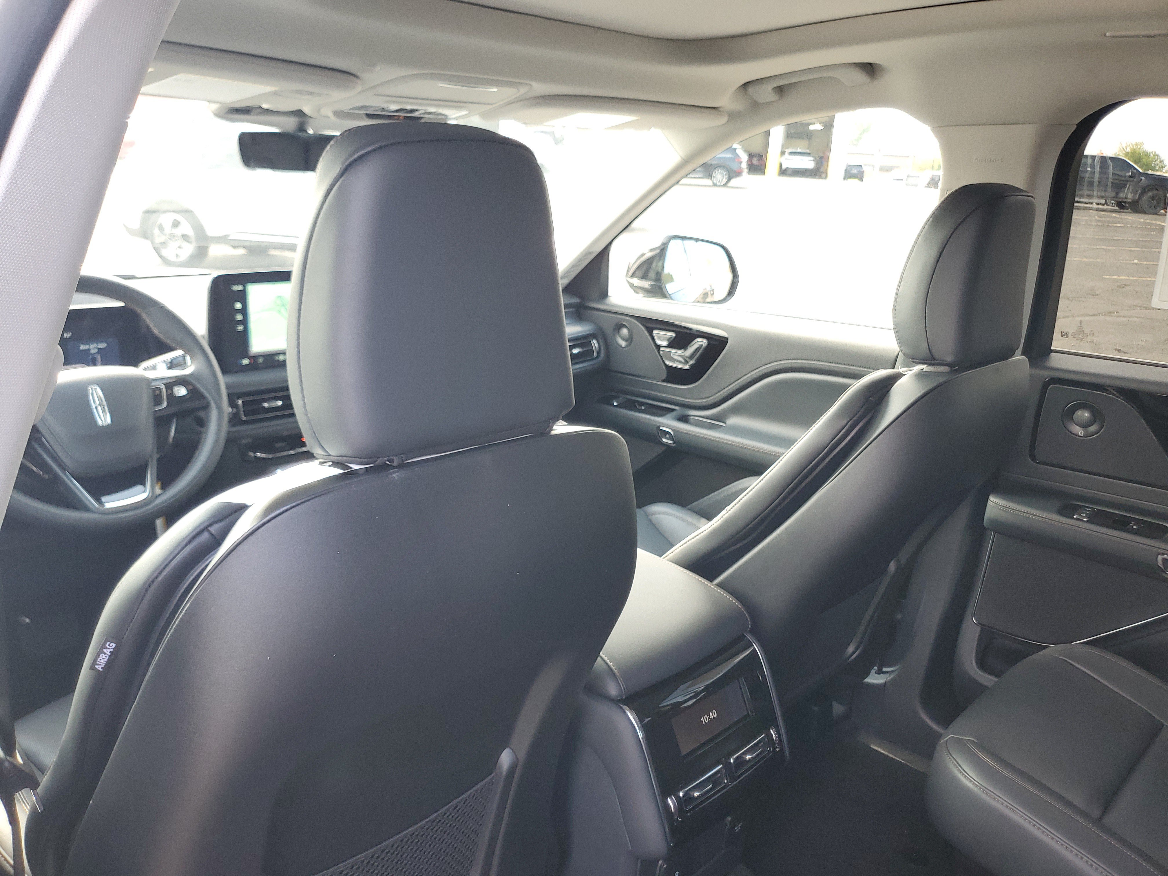 New 2027 Lincoln Aviator AWD image 24