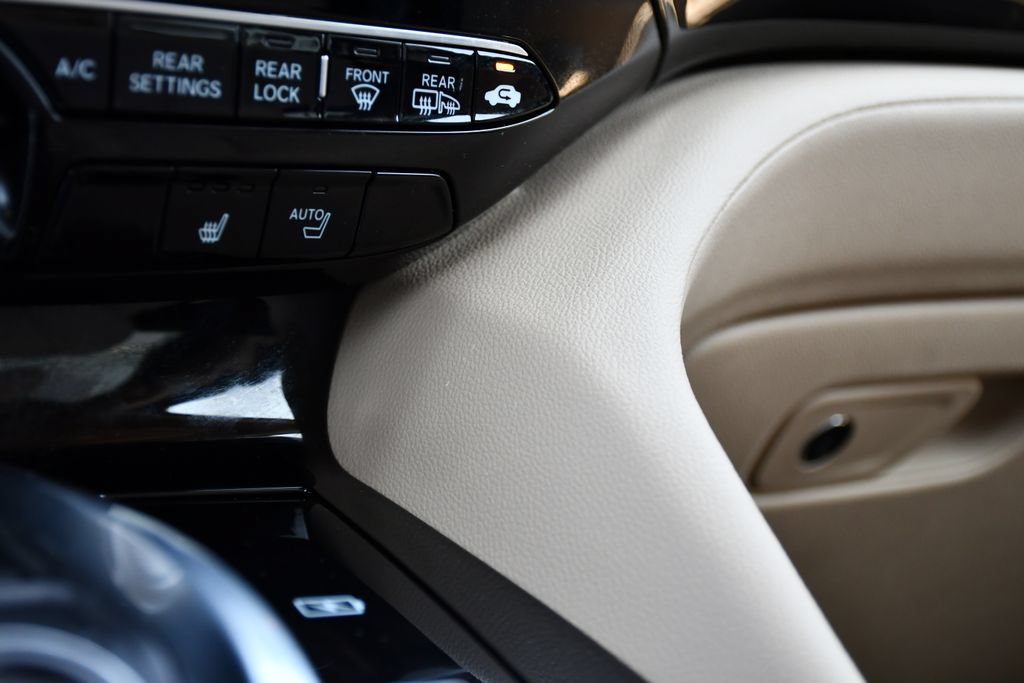 Used 2025 Acura MDX SH-AWD image 23