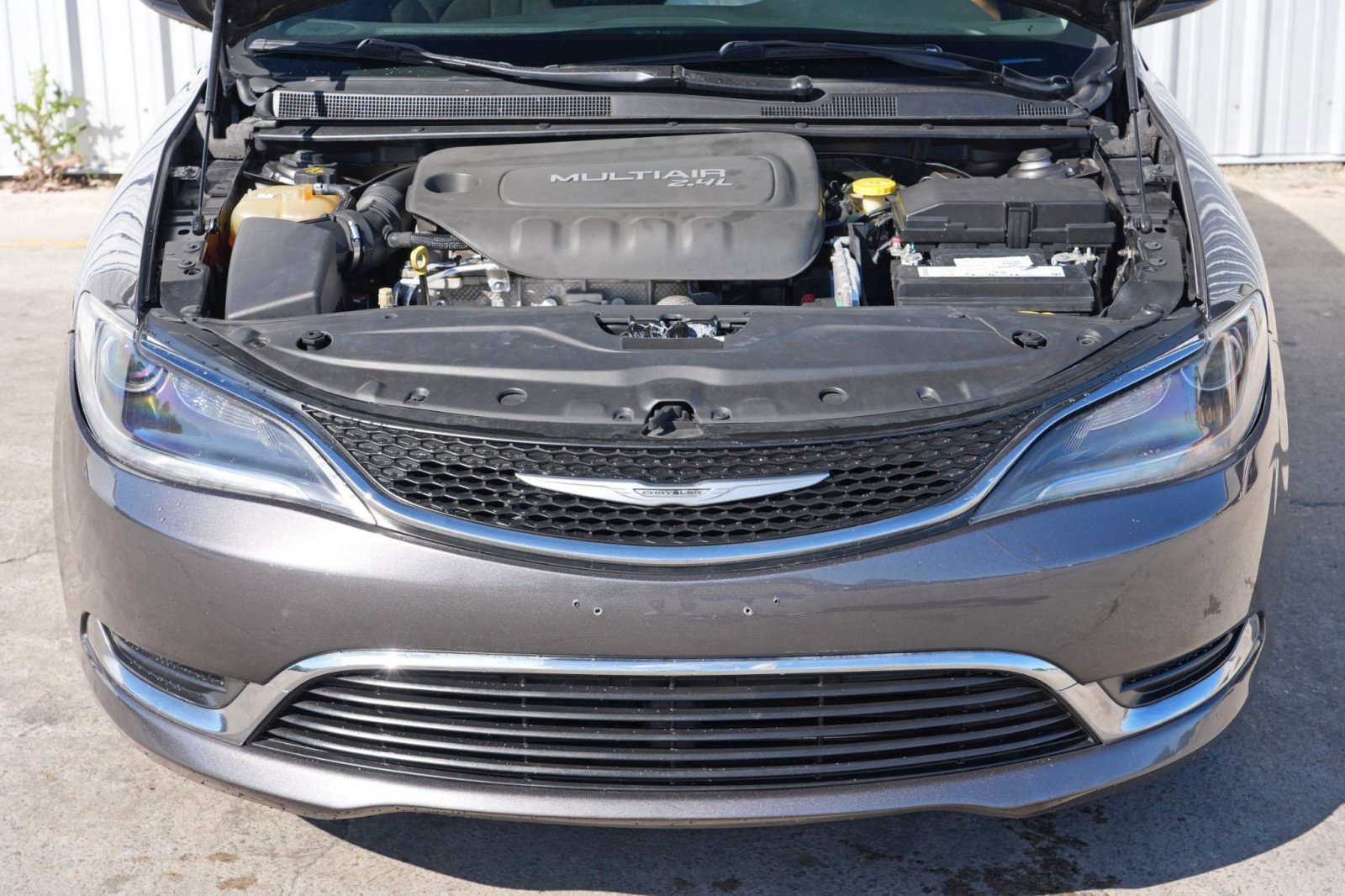 Used 2015 Chrysler 200 Limited w/ Convenience Group image 7