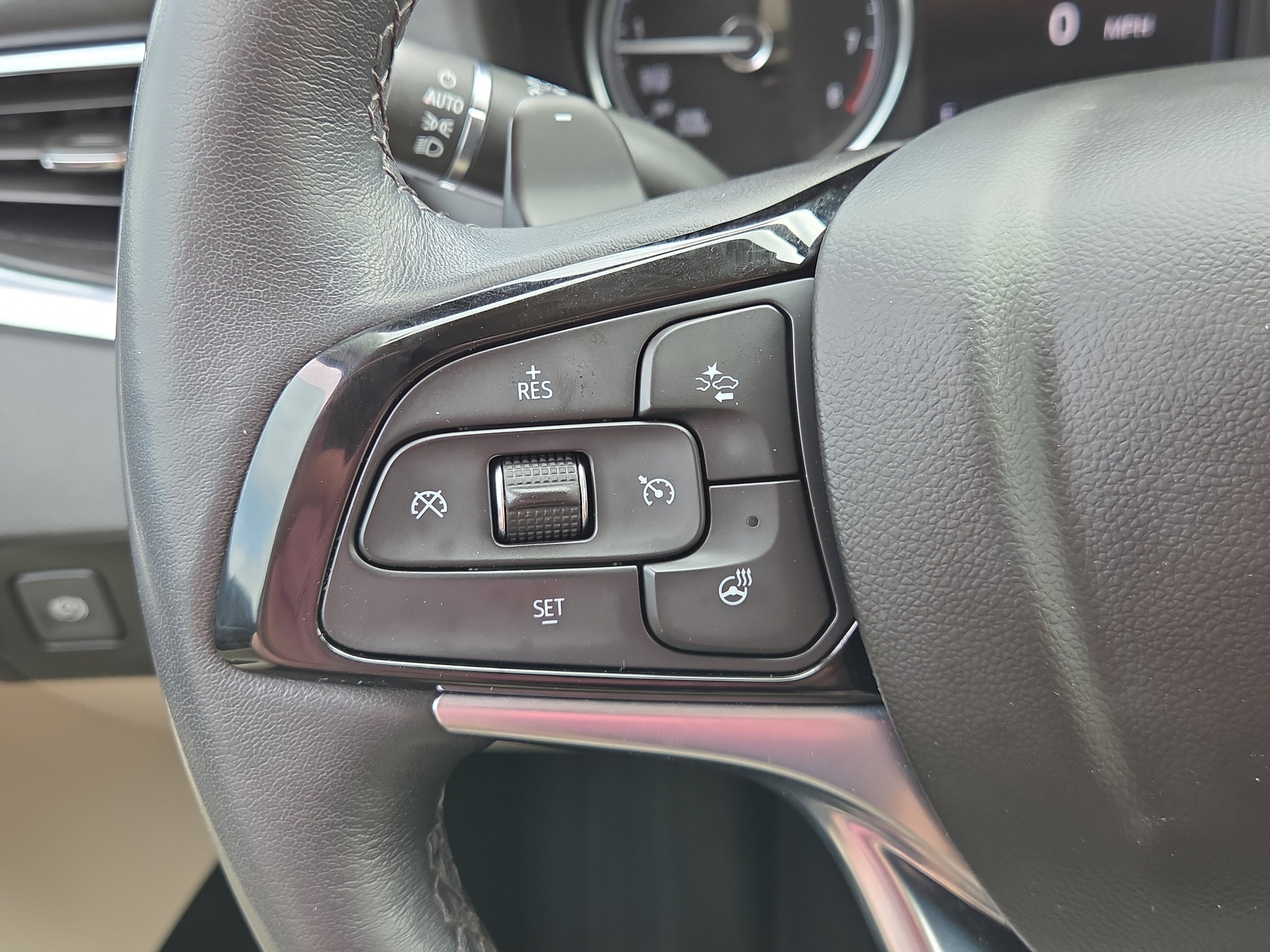 Used 2023 Buick Enclave Essence image 21