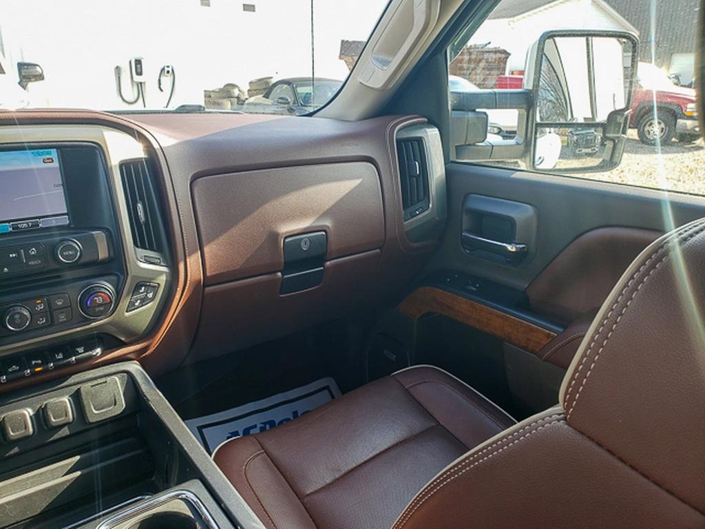 Used 2015 Chevrolet Silverado 3500 High Country w/ Duramax Plus Package image 25